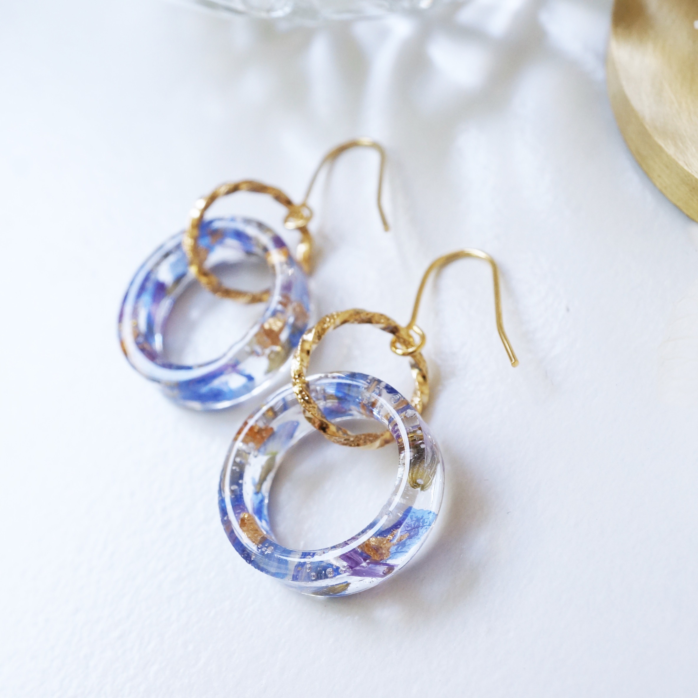 上品ドライフラワーのリースピアス／イヤリング